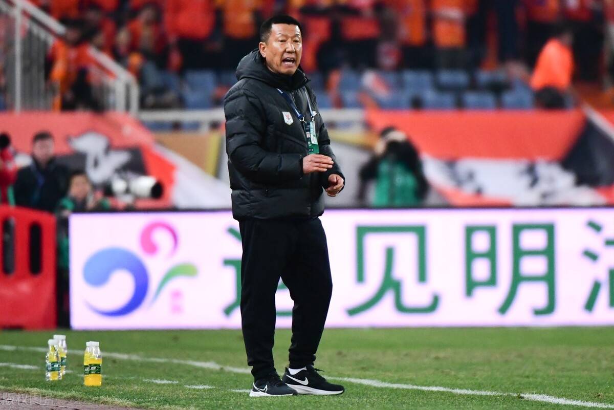 上海申花全队卯足全力,客场取胜山东鲁能,坚守领先地位的简单介绍 上海申花全队卯足全力,客场取胜山东鲁能,坚守领先地位的简单介绍