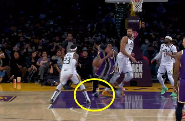 关于爵士队凯尔斯科特因脚踝伤势恐无法出战季后赛的信息 关于爵士队凯尔斯科特因脚踝伤势恐无法出战季后赛的信息