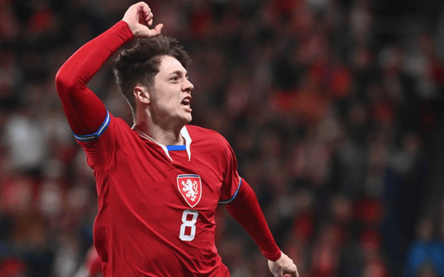 捷克队惊险胜出,成功晋级国际足球比赛半决赛(捷克队惊险胜出,成功晋级国际足球比赛半决赛视频) 捷克队惊险胜出,成功晋级国际足球比赛半决赛(捷克队惊险胜出,成功晋级国际足球比赛半决赛视频)