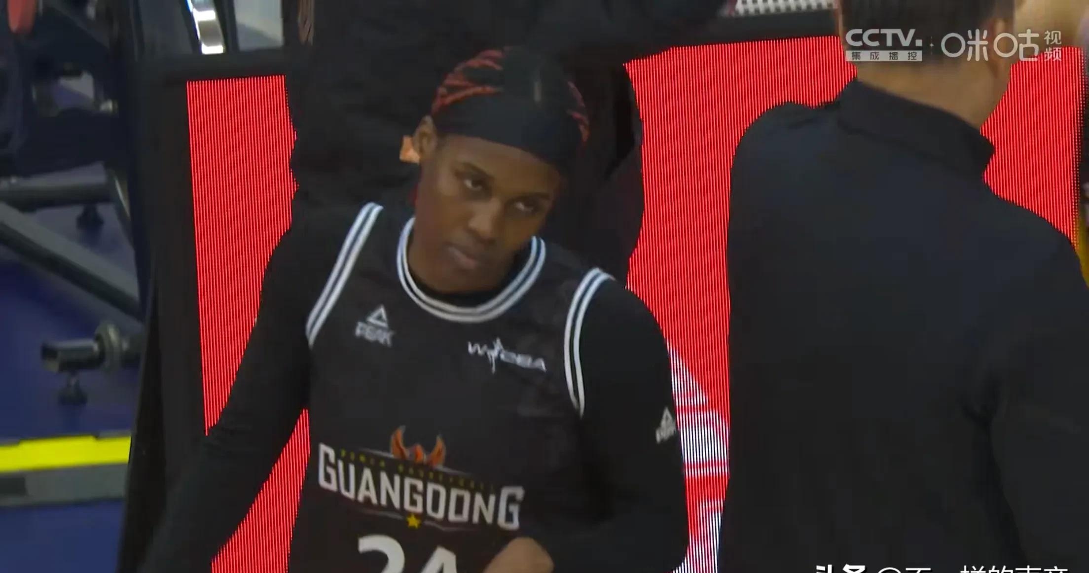 球队实力悬殊对决，强队击溃弱队演绎经典的简单介绍