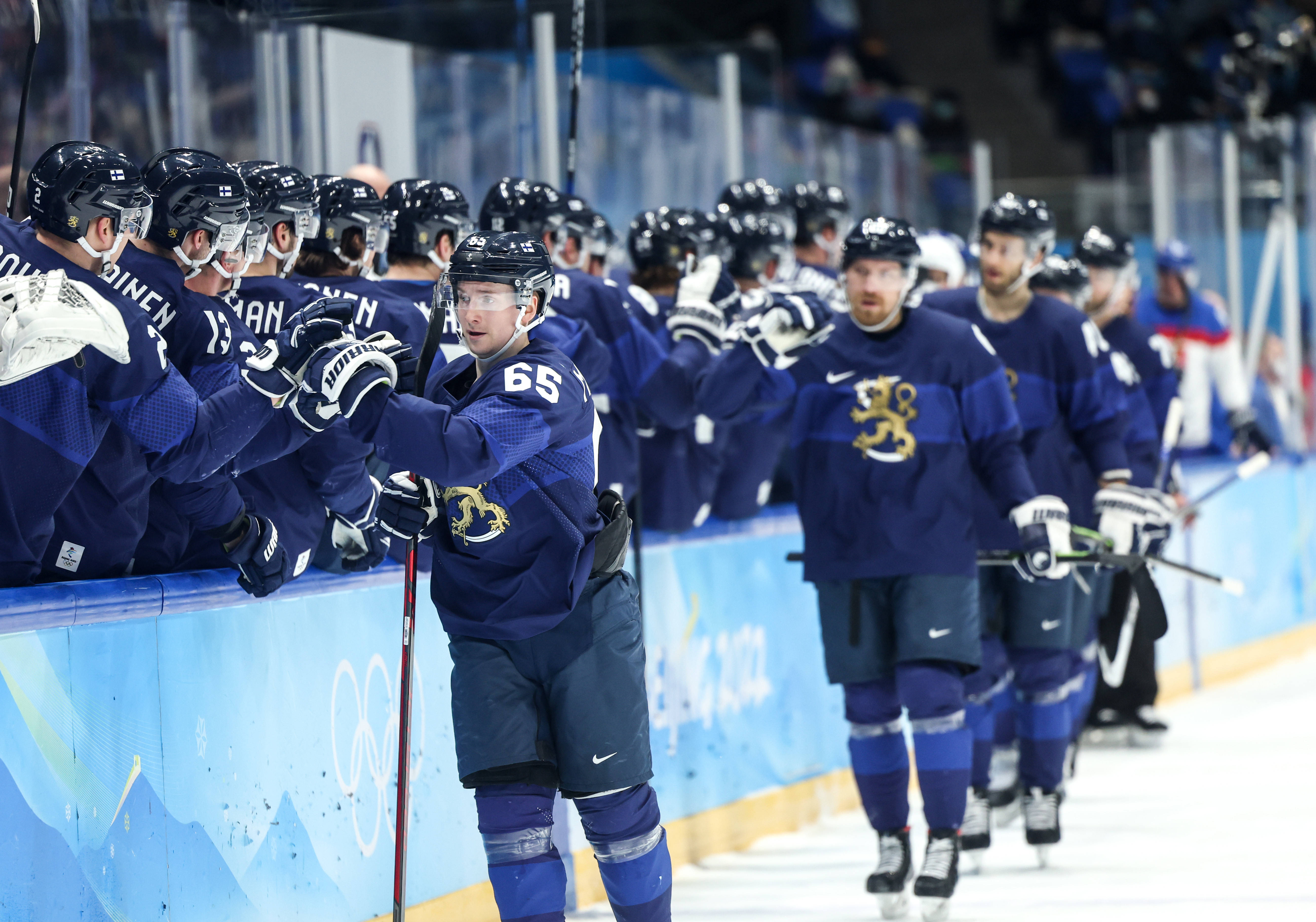 芬兰队全队拼搏，实现胜利反超的简单介绍