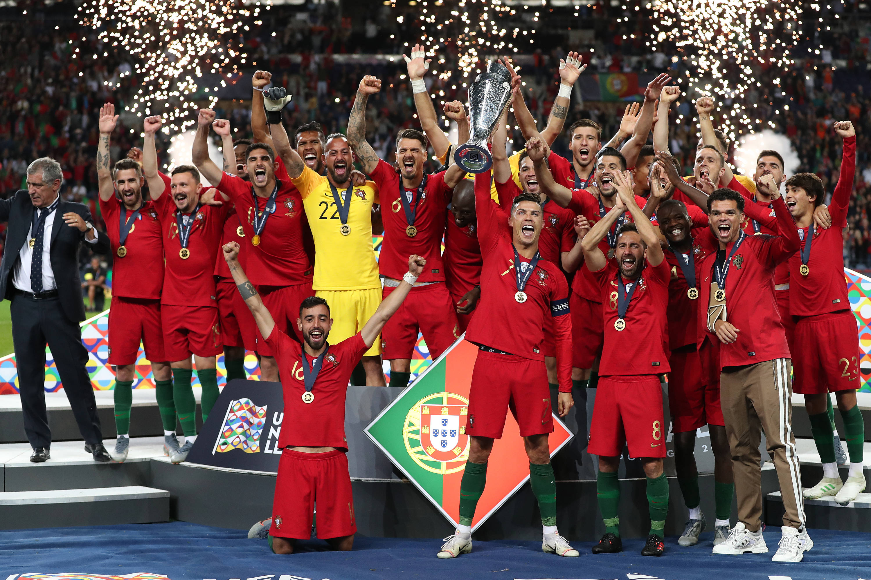 包含芬兰队备战期间训练中加强进攻组织的词条 包含芬兰队备战期间训练中加强进攻组织的词条