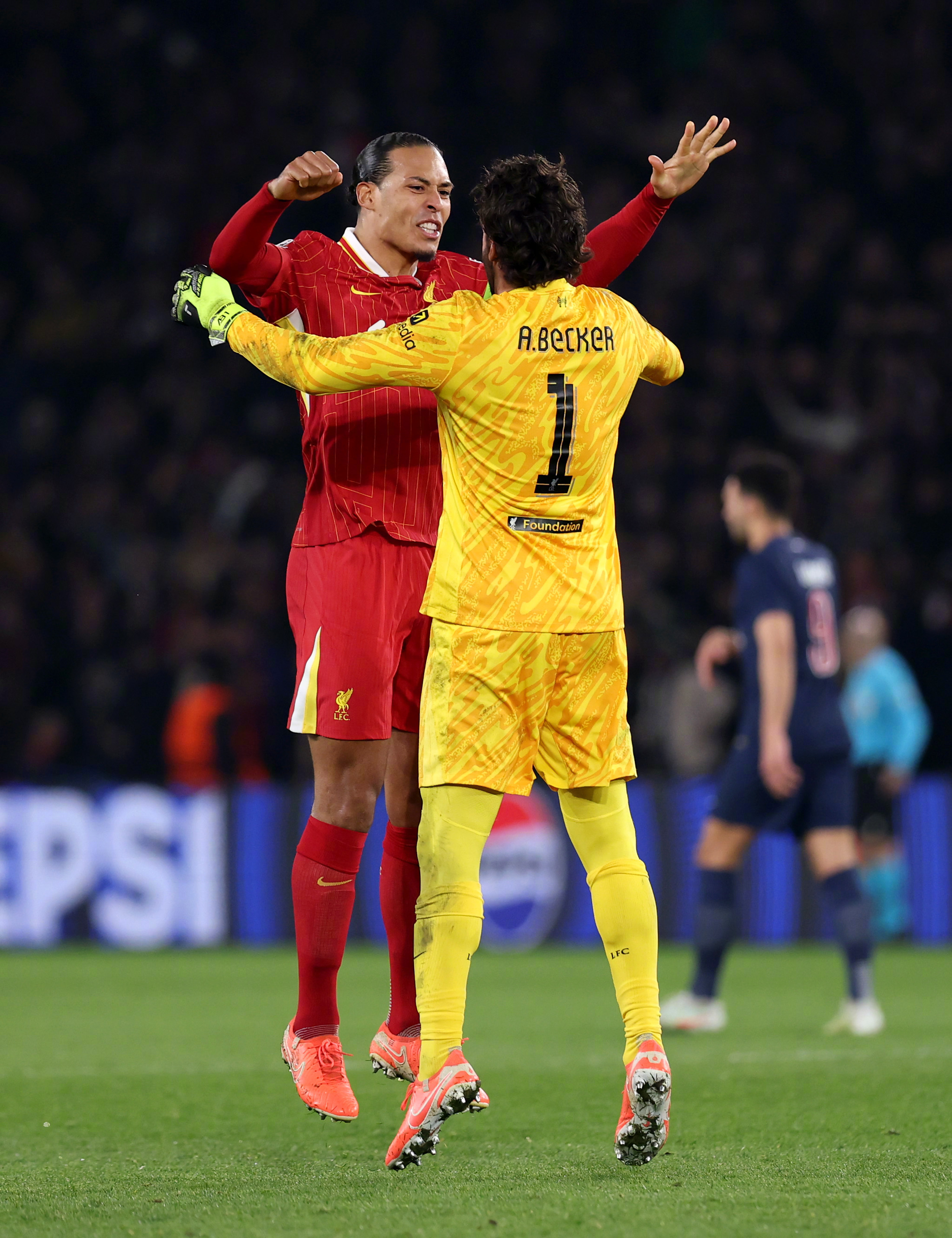 包含利物浦客场取得胜利,阿斯顿维拉主场告负的词条 包含利物浦客场取得胜利,阿斯顿维拉主场告负的词条