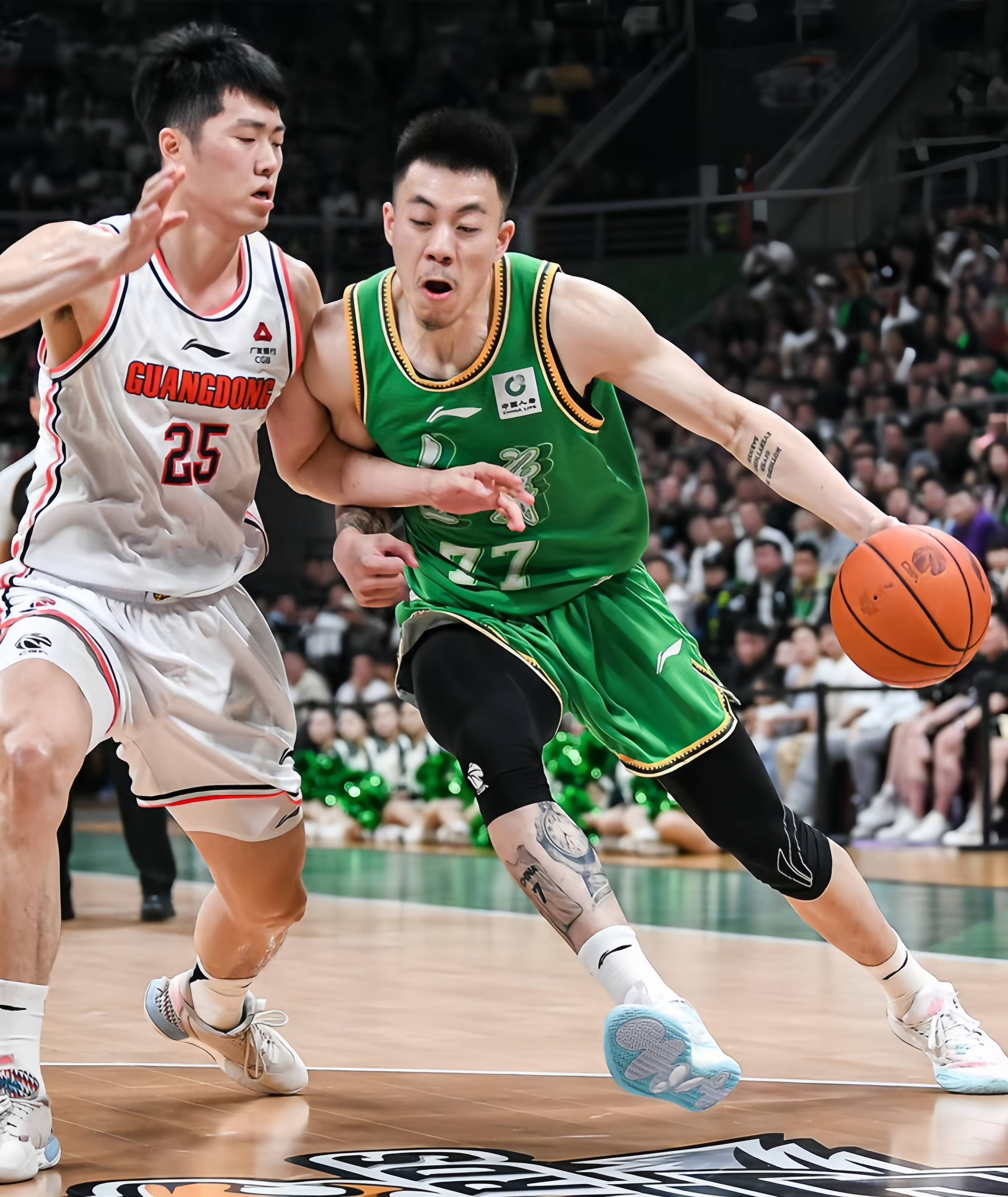 辽宁男篮迎揭幕战，球星们展现顶尖水平的简单介绍