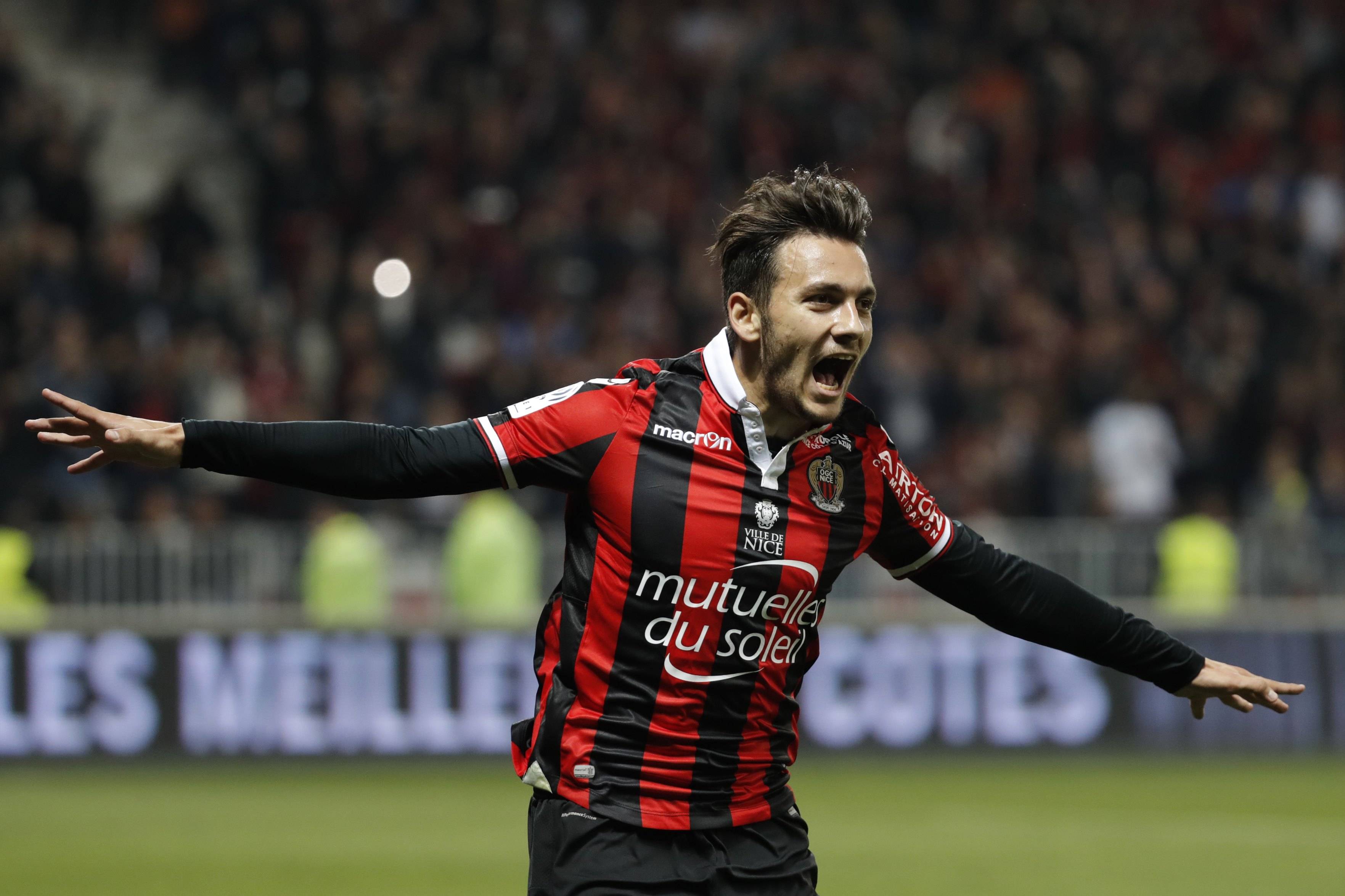 巴黎圣日耳曼继续赢球,领跑法甲不可撼动 巴黎圣日耳曼继续赢球,领跑法甲不可撼动