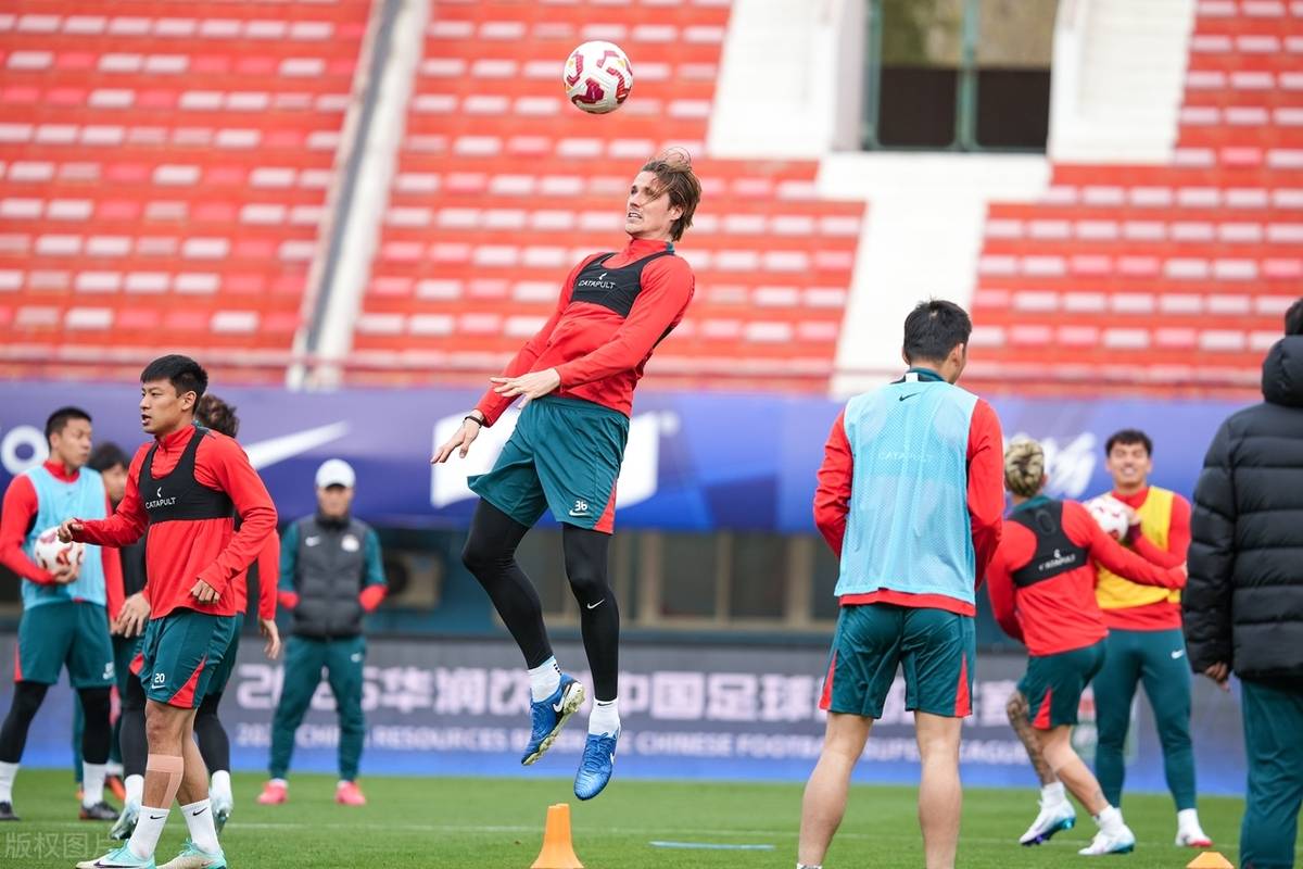 多场比赛延期,球迷心急等待比赛重启的简单介绍 多场比赛延期,球迷心急等待比赛重启的简单介绍