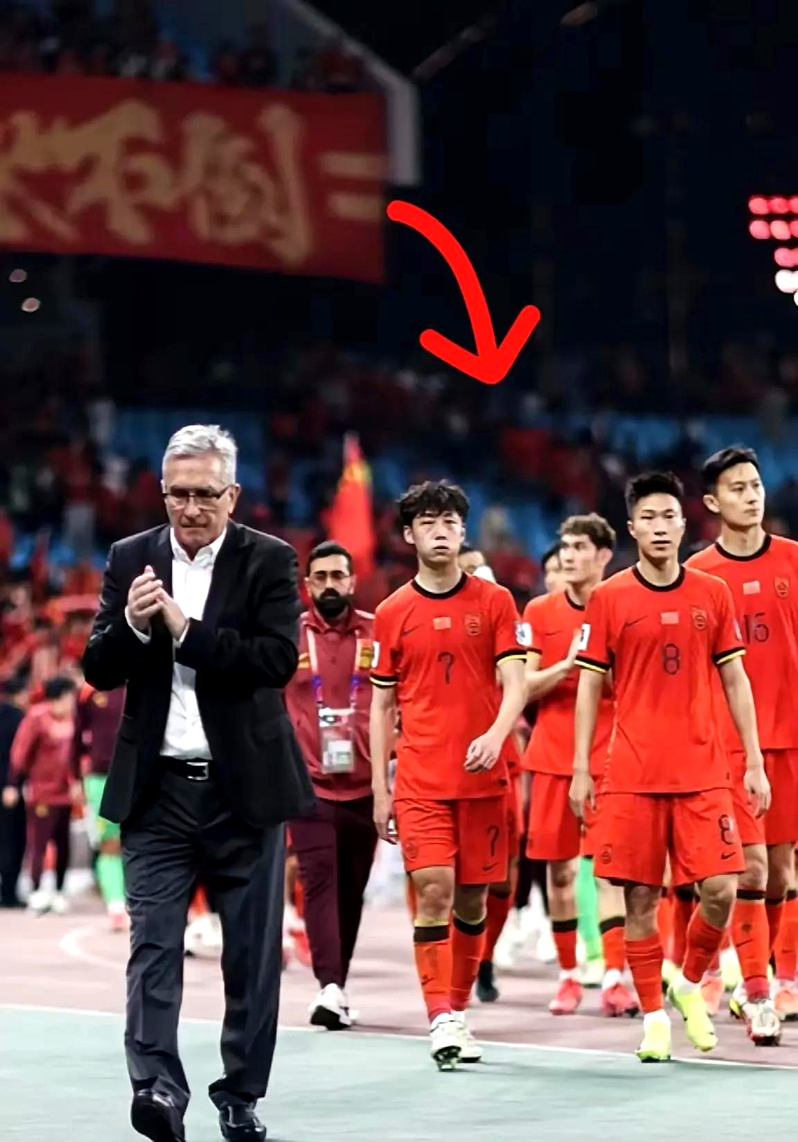 包含攻守兼顾球队发挥出色,实力雄厚稳稳领先的词条 包含攻守兼顾球队发挥出色,实力雄厚稳稳领先的词条