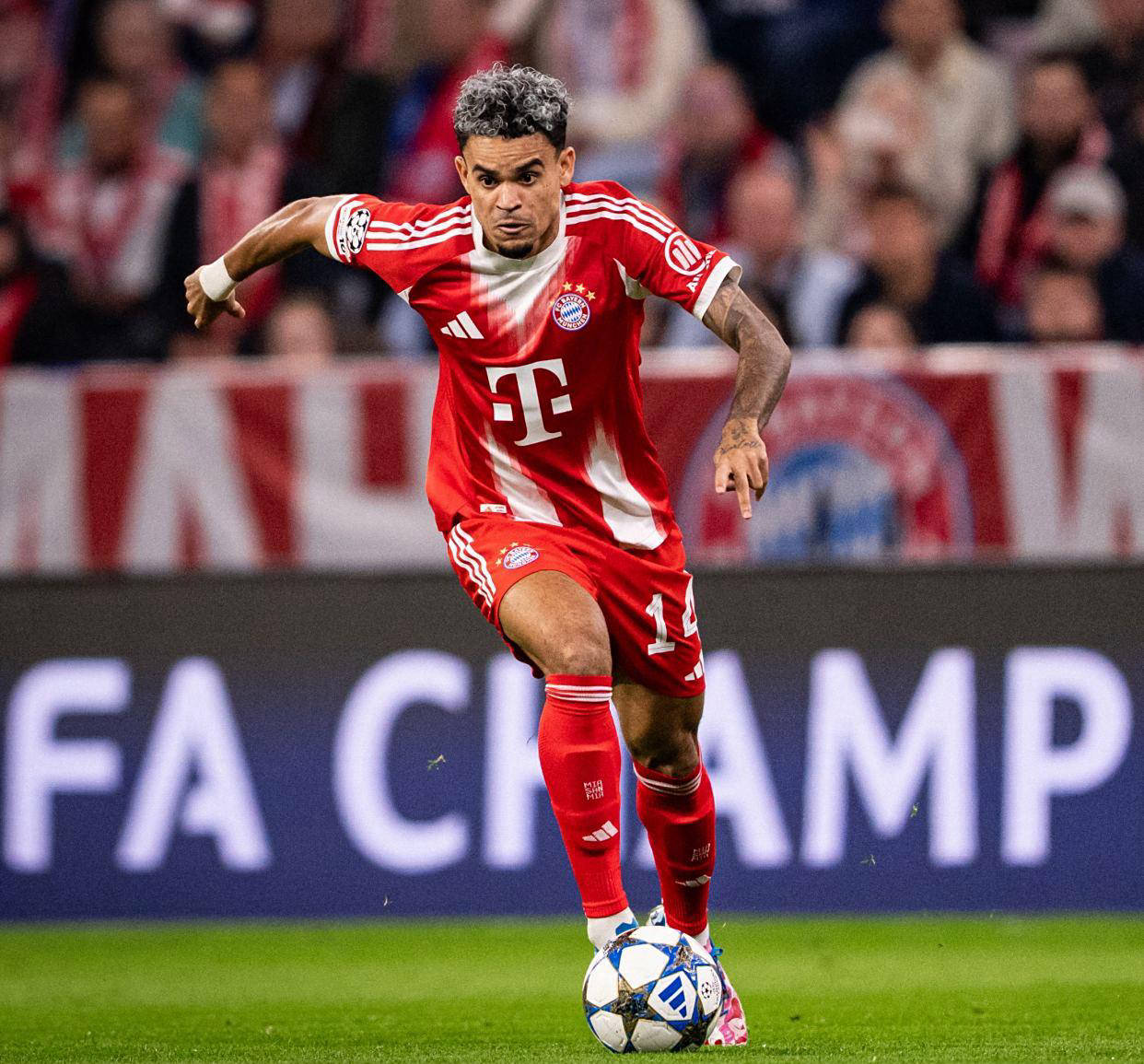 包含利物浦客场-力克阿贾克斯,晋级淘汰赛的词条 包含利物浦客场-力克阿贾克斯,晋级淘汰赛的词条